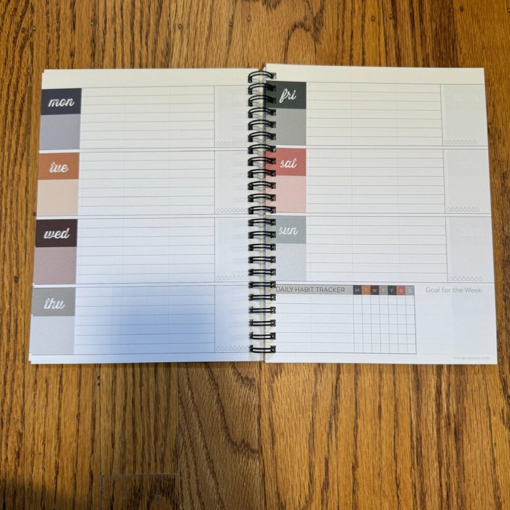 Weekly Monthy Planner - Picture 2 of 3